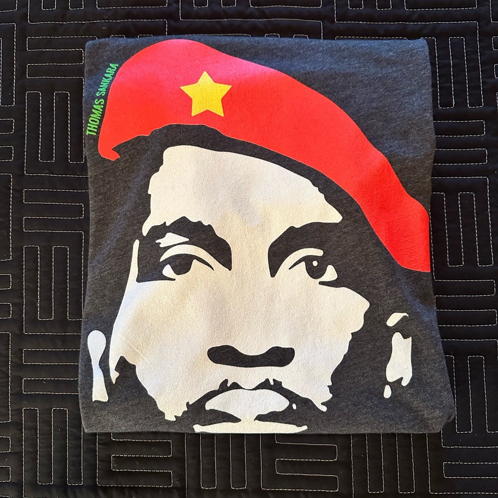 Heather Charcoal Graphic T-Shirt with Thomas Sankara - L